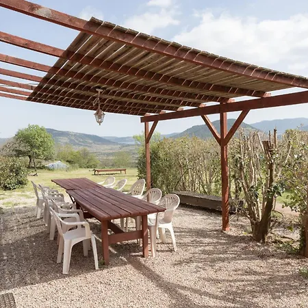 Casa de Férias Garrigue Au Coeur De La Nature, Piscine Et Vue Sur Le Du Salagou *